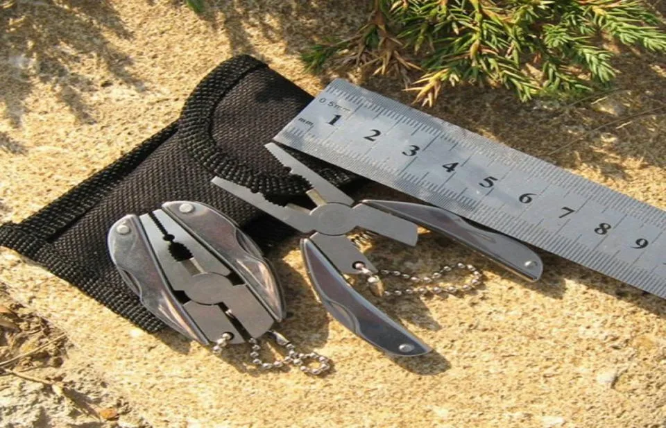 Pocket Multitools Plier 1PC Outdoor Miniポータブル折りたたみMuiltifunctional Plier Clampキーチェーンハイキングキャンプツール1263405