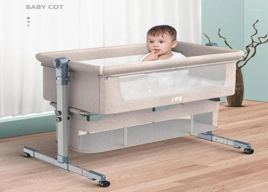 Baby Cribs Crib Stitching Bed Dleveroble Folding Portable Bionic Cradle Born BB With Roller Mosquito Net3581107