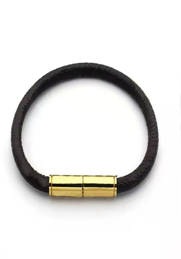 2022 Brand New Couple Cuff Designer Bracelet pour hommes et femmes Classique Vintage Trèfle Bracelets en cuir Mode Acier inoxydable Br1708136