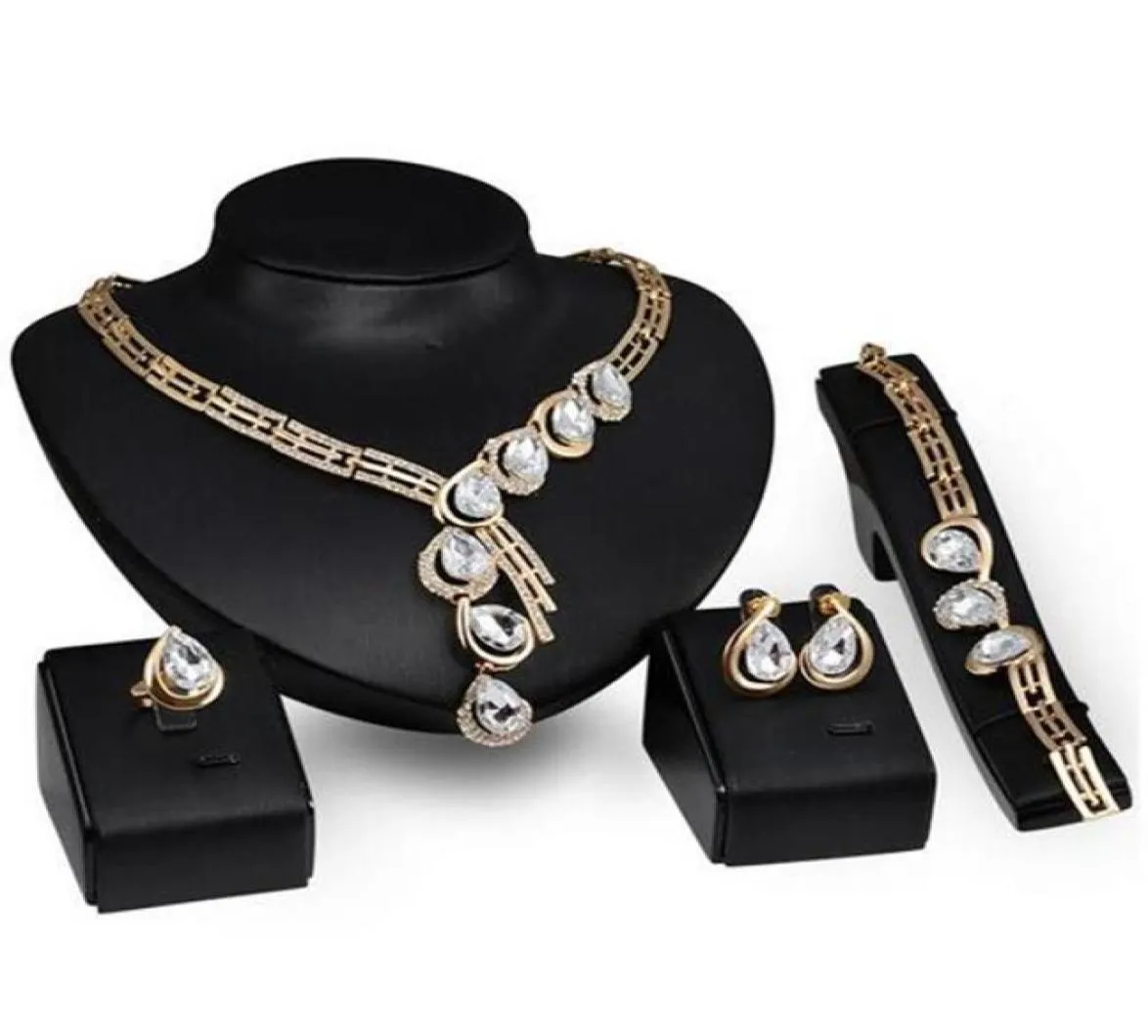 أقراط قلادة كاملة 2021 رائعة مجموعة مجوهرات دبي الفاخرة ذات اللون النيجيري الكبير الزفاف الأفريقي تصميم الأزياء 7612558