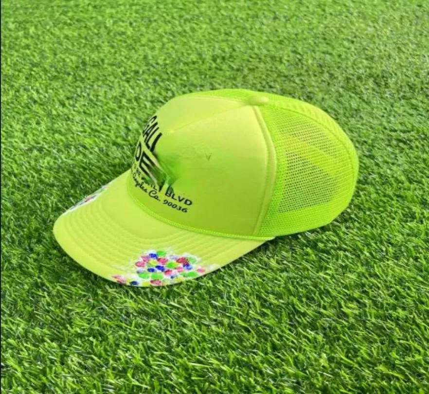 Fluorescerende Groene Ball Caps Casual Belettering Gebogen Rand Baseball Cap voor Mannen en Vrouwen Mode Letters Hoed Graffiti8284876