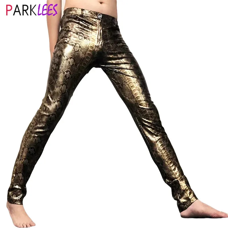 Pantaloni di pelle elasticizzata metallizzata serpente oro sexy uomo 2023 pantaloni in PU discoteca moda uomo ballo di scena cantante abbigliamento 231225