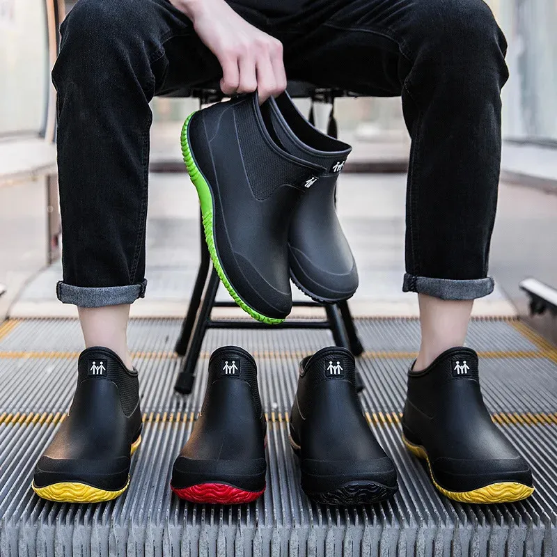 Kış Yağmur Botları Erkek Kadın Moda Kısa Kollu Peluş Peluş Yalıtım Dış Otomatik Yıkama Mutfak Anti Slip Su geçirmez Ayakkabı 231226