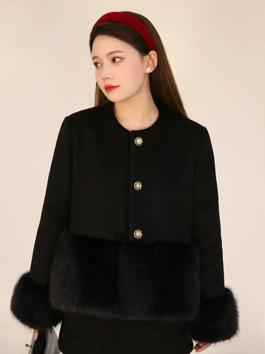 GkyocQ Fall and Winter Two Piece Sets Senior Sense Black Fur Spliced Tweed Short Jacket Half-body Skirt Suit Women 231225