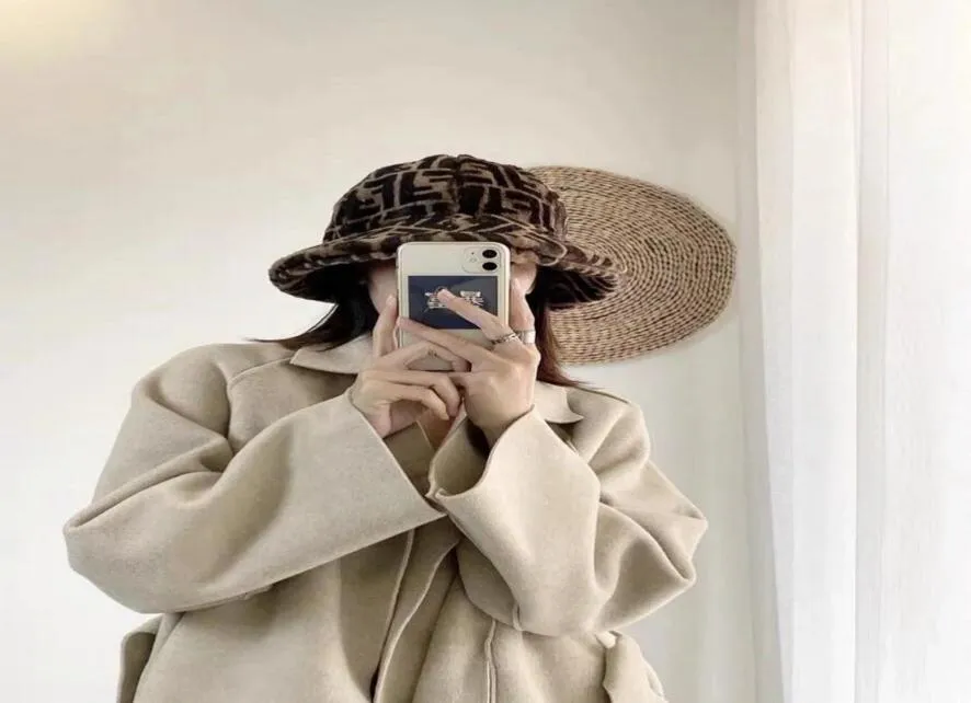 Winter Fashion Women Lady luxury new Brown Letter Print furry fisherman hat warm basin hat furry face big face little lamb hair bu3101843