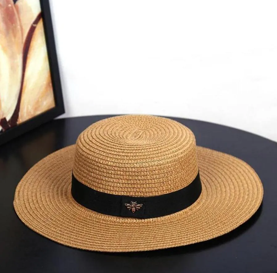 Szerokie brzegowe czapki Słońce Small Bee Straw Hat European and American Retro Gold Pletające kobietę luźne krem ​​przeciwsłoneczny płaska czapka Visors6908412