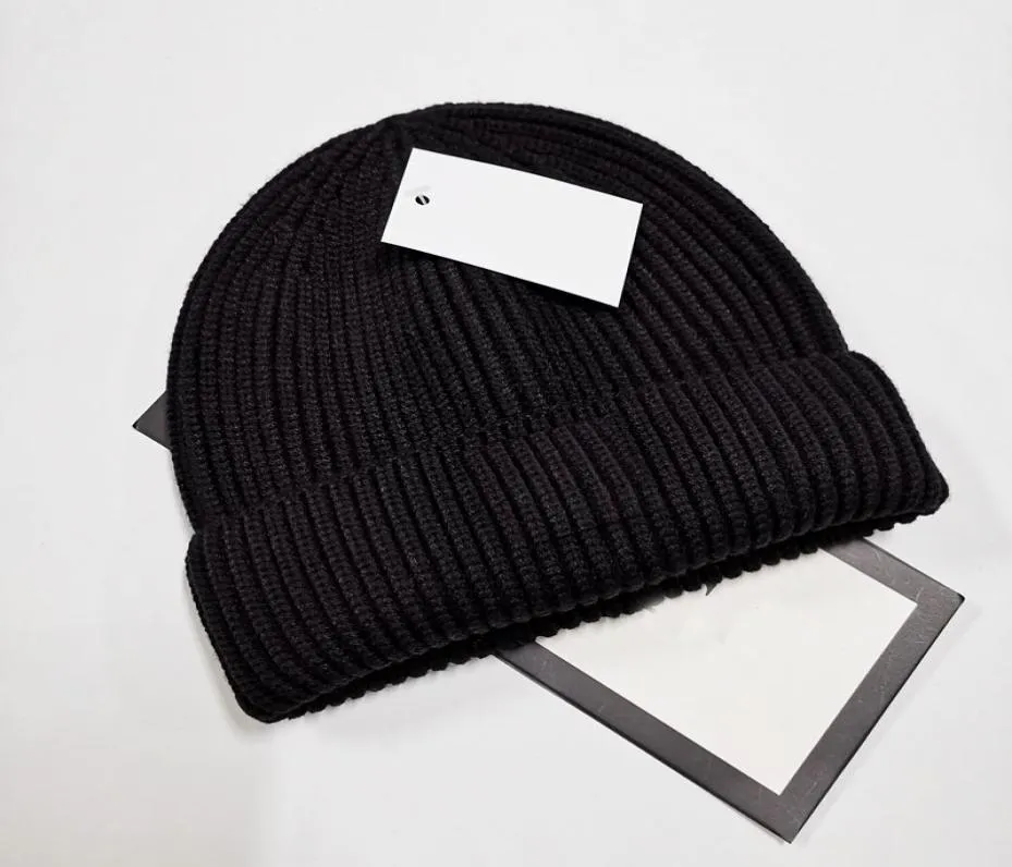 Winter Frühling Weihnachtsmützen für Männer Frauen Sport Mode Mützen Skullies Chapeu Caps Baumwolle Gorros Wolle warme Mütze Strickmütze 5col2378576