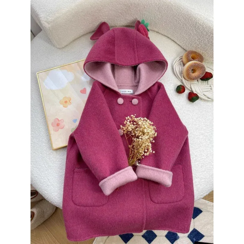 Vestiti invernali per neonate Cappotto rosa baby Autunno inverno Orso Giacca di lana Capispalla lunghi per bambini 231225