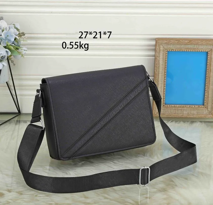 حقيبة مصممة ساخنة حقيبة رسول للرجال الكلاسيكية Canvas Pu كتف الكتف Crossbody Bag Sport Male Cross Body