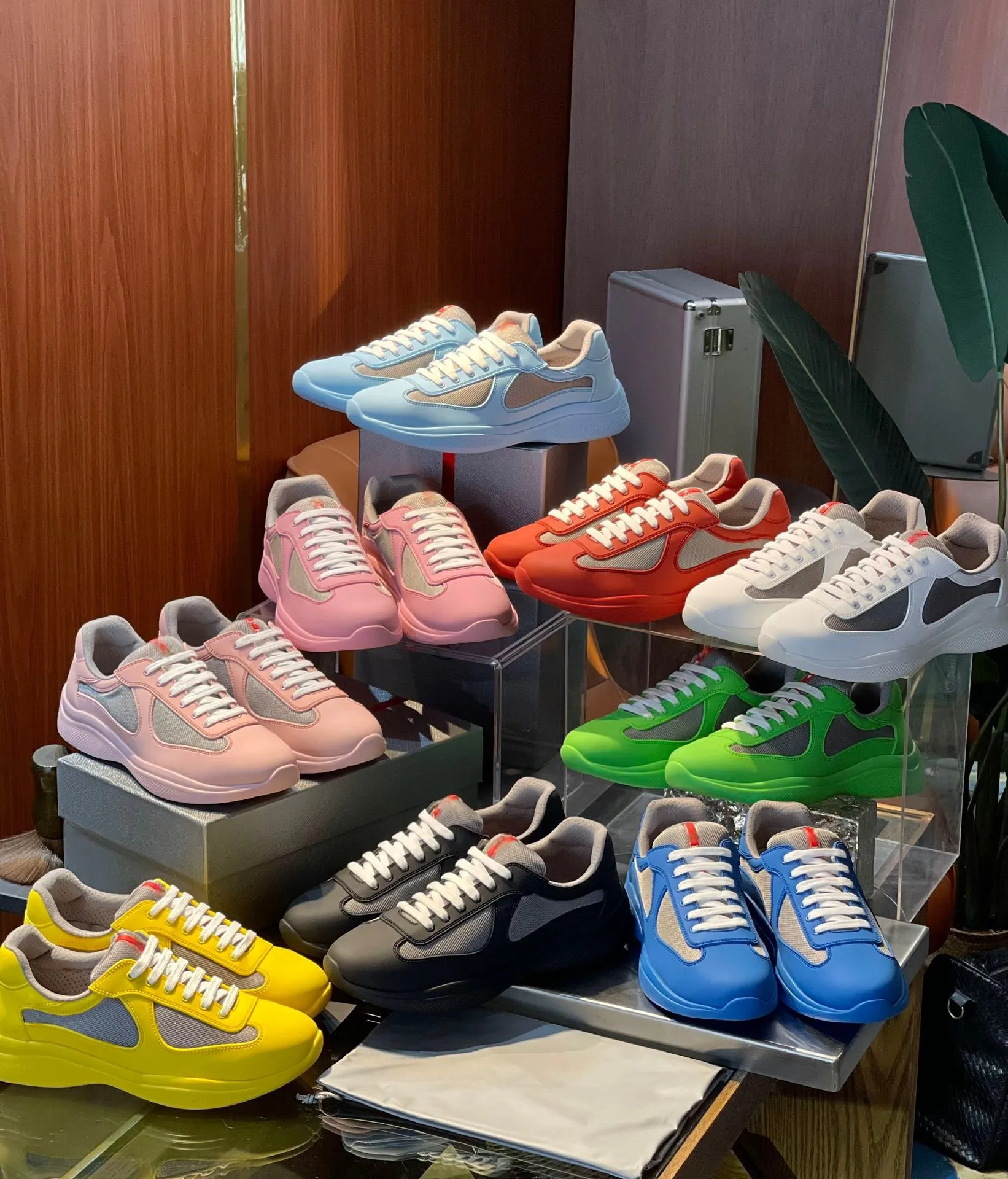 Bulk 2024 Breathable Sneakers For Men And Women Classic Casual Glossy Leather Nylon Flat Trainers Outdoor Sport Running Shoes Mesh Surface From Stylish shoes global 31.09 DHgate.Com