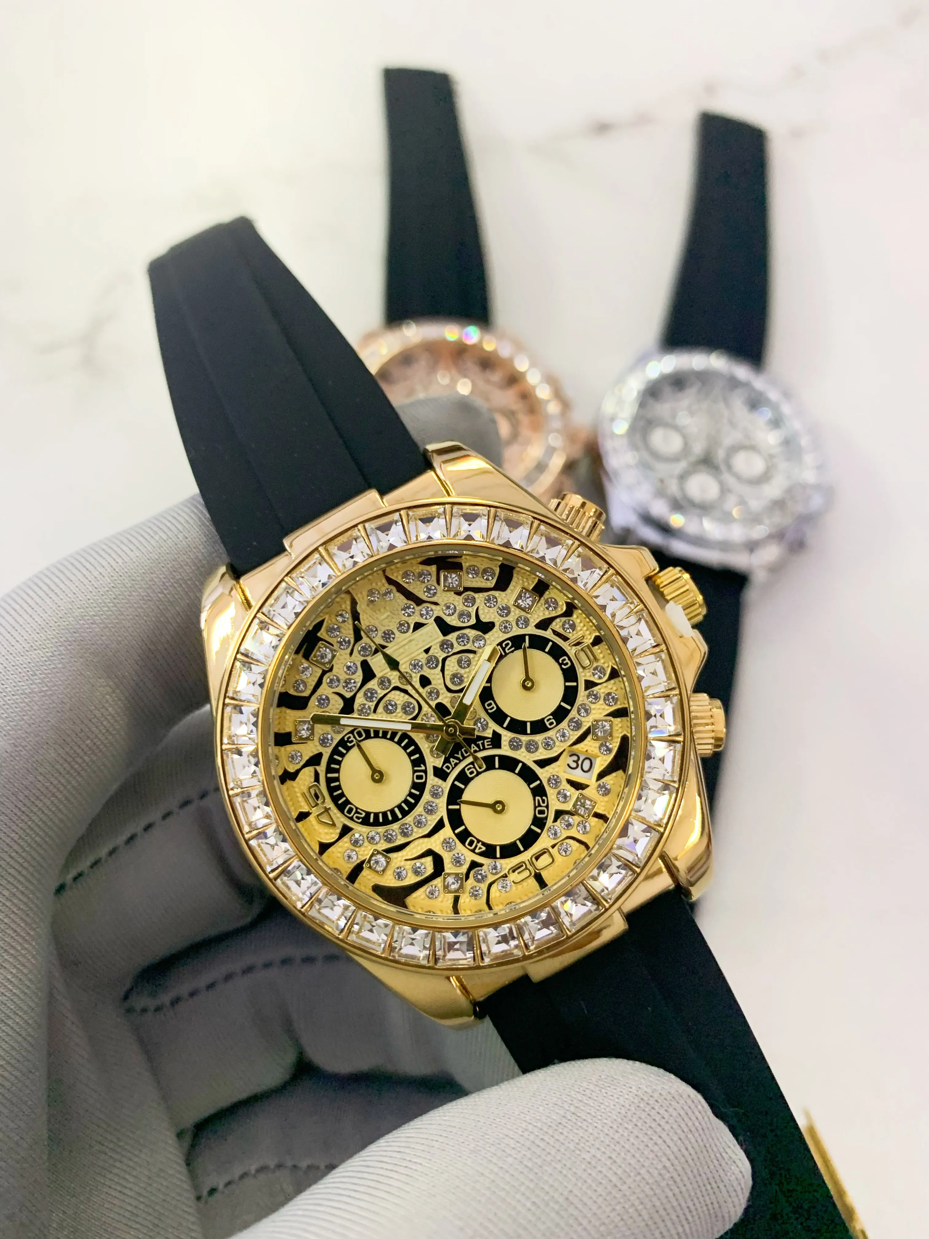 Hoogwaardig quartz herenhorloge Klassiek automatisch zespinshorloge Luxe horloge met volledig diamanten design Rubberen band