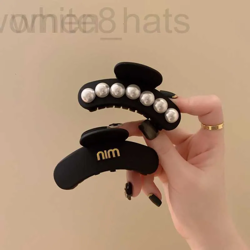 Hair Clips & Barrettes designer luxury mm Alexandria, France, frosted single rpearl hair graFrenstyle shark claw clip freeshiping Y8BT