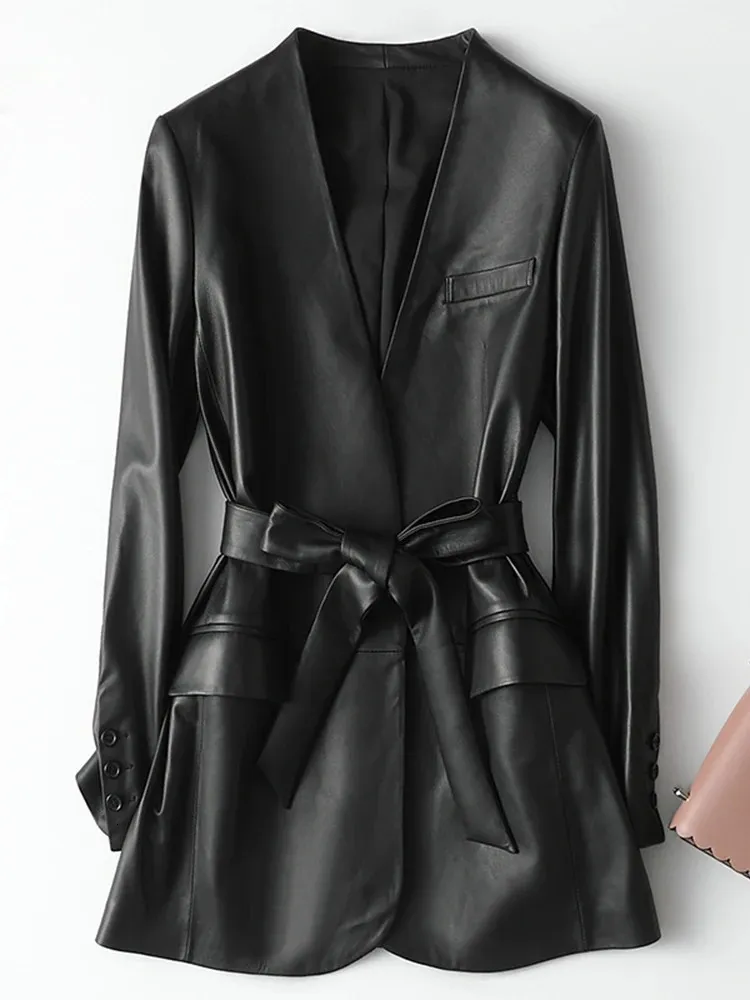 Nerazzurri Autumn Black Soft Light Faux Leather Jackets för kvinnor Deep V-Neck Belt Elegant Luxury Korean Fashion 6xl 7xl 231226