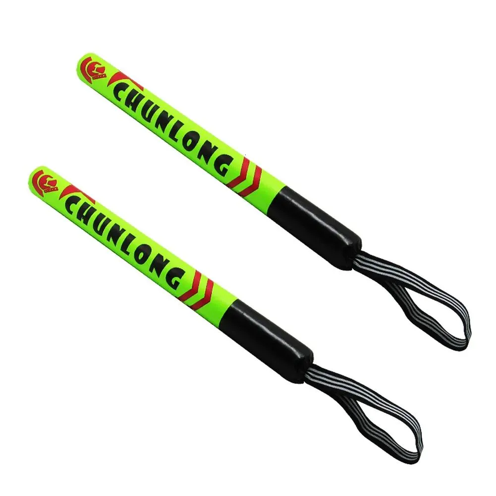 バッグサンドバッグ2PCSボクシングPUレザー耐久性のあるグラップリングパンチパッドツールMuay Thai Theai Training Sticks Speed ReactionターゲットA