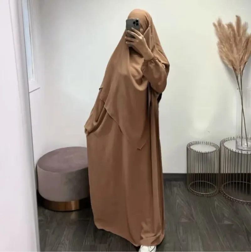 Etnische kleding Mode Europese en Amerikaanse Midden-Oosterse Dubai Vrouwen Tweedelig pak Effen kleur Hoofddoek Gewaad Jurk P104