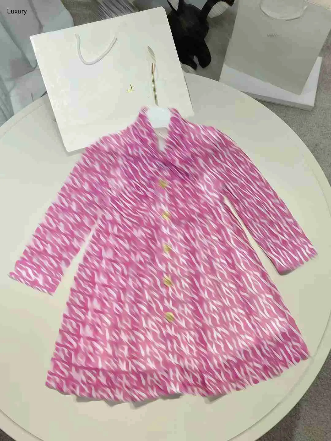 Robes de bébé de luxe Lettres blanches imprimées partout jupe fille Taille 110-160 mousseline de soie matériel robe enfant designer robe enfant en bas âge Dec20