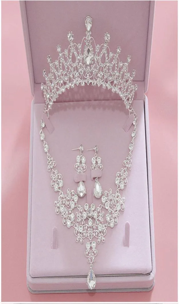 Hela högkvalitativa Fashion Crystal Wedding Bridal Jewelry Set Women Bride Tiara Crowns Earring Halsband Bröllop smycken Acces9215503