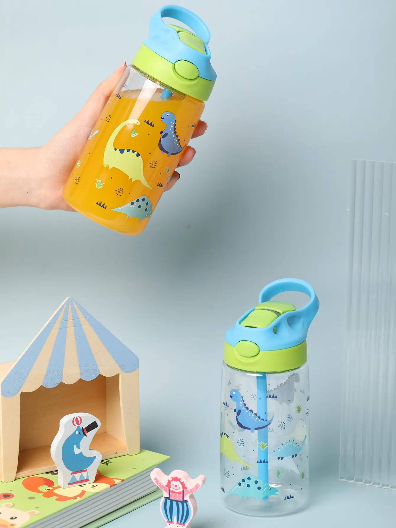 1 st 500 ml BPA gratis vattenflaska med söta blå tecknad mönster och halm för barn tillbaka till skolan, sport