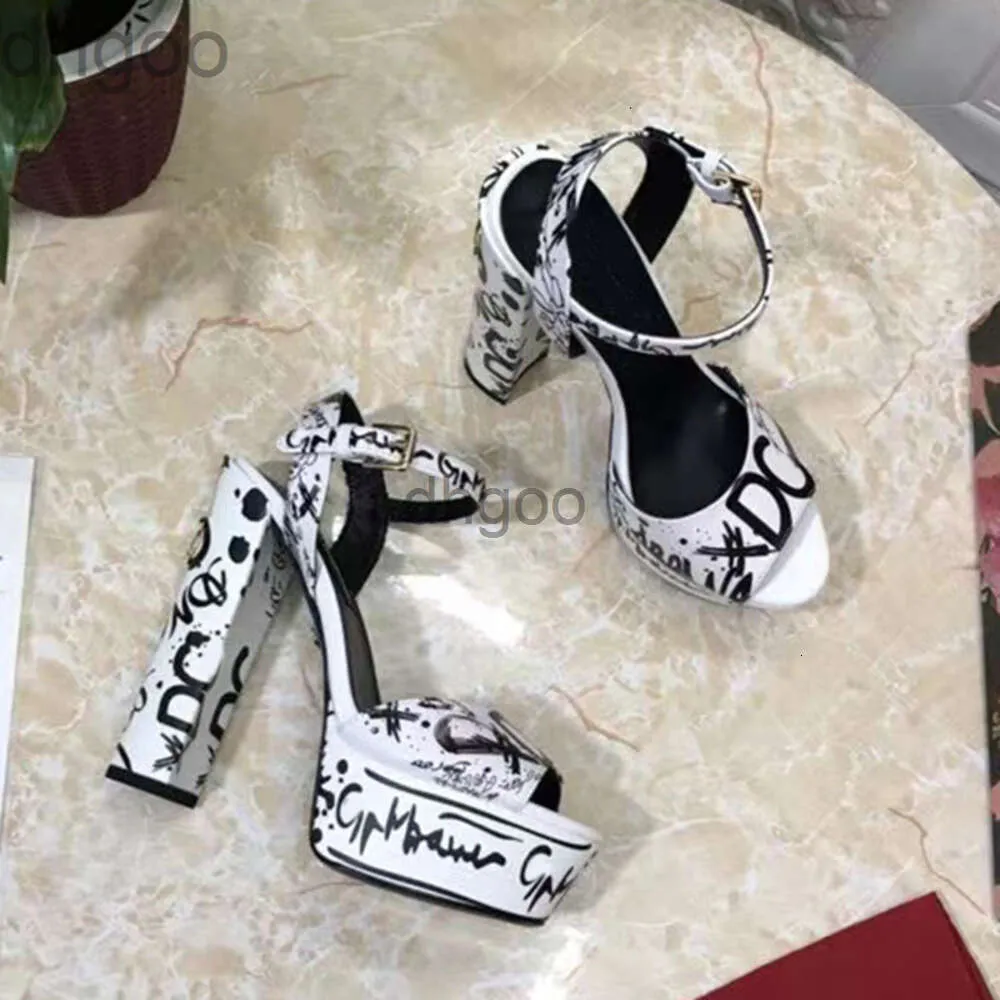Projektanci Sandały Obcasy Buty Modna porażenie krążkową Rhinestone Drukowanie Dekoracja platformy Platforma Obcina Designerka Bute Women Rome Sandal Sandal
