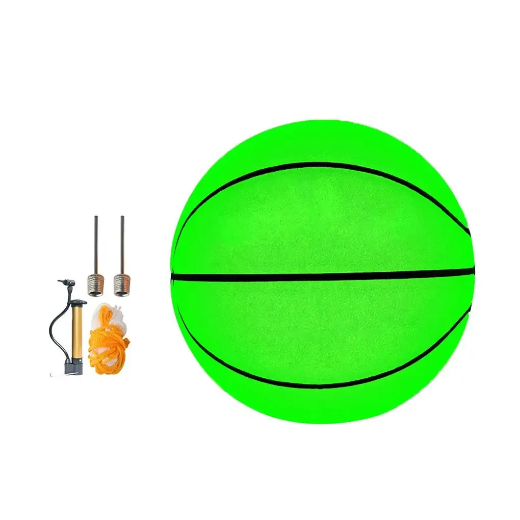 Gloeiende basketbal reflecterend speelgoed groene ballen nachtwedstrijd goed aangrijpend 231227