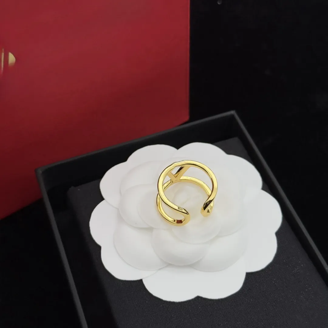 Classic and Eternal Ring, High end Ring Fashion and Atmosphere, Christmas and Valentine's Day Gift Designer Jewelry