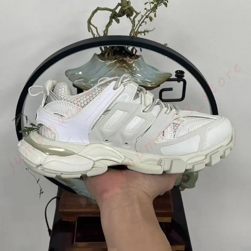 Designer trainers hotsell balenciaga mens