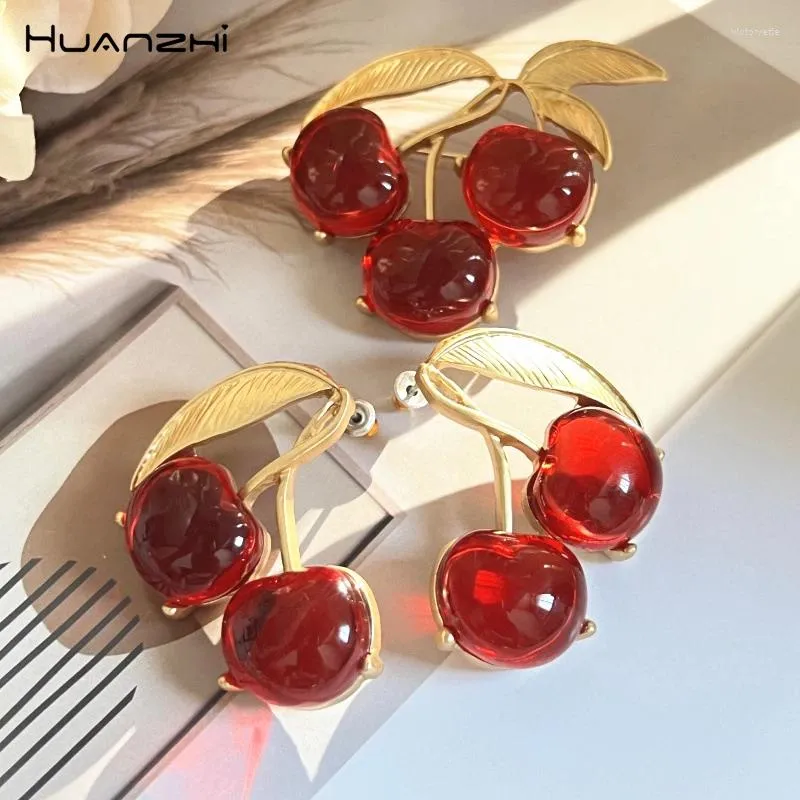 HUANZHI – boucles d'oreilles en résine rouge et métal cerise pour femmes, mignonnes, élégantes, Vintage, personnalité, bijoux irréguliers, automne 2023