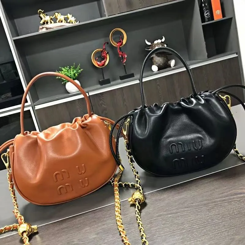 2024 neue halbrunde Handtasche mit Kordelzug und Retro-Wolkenfaltenkette Umhängetasche Handtasche Modetasche