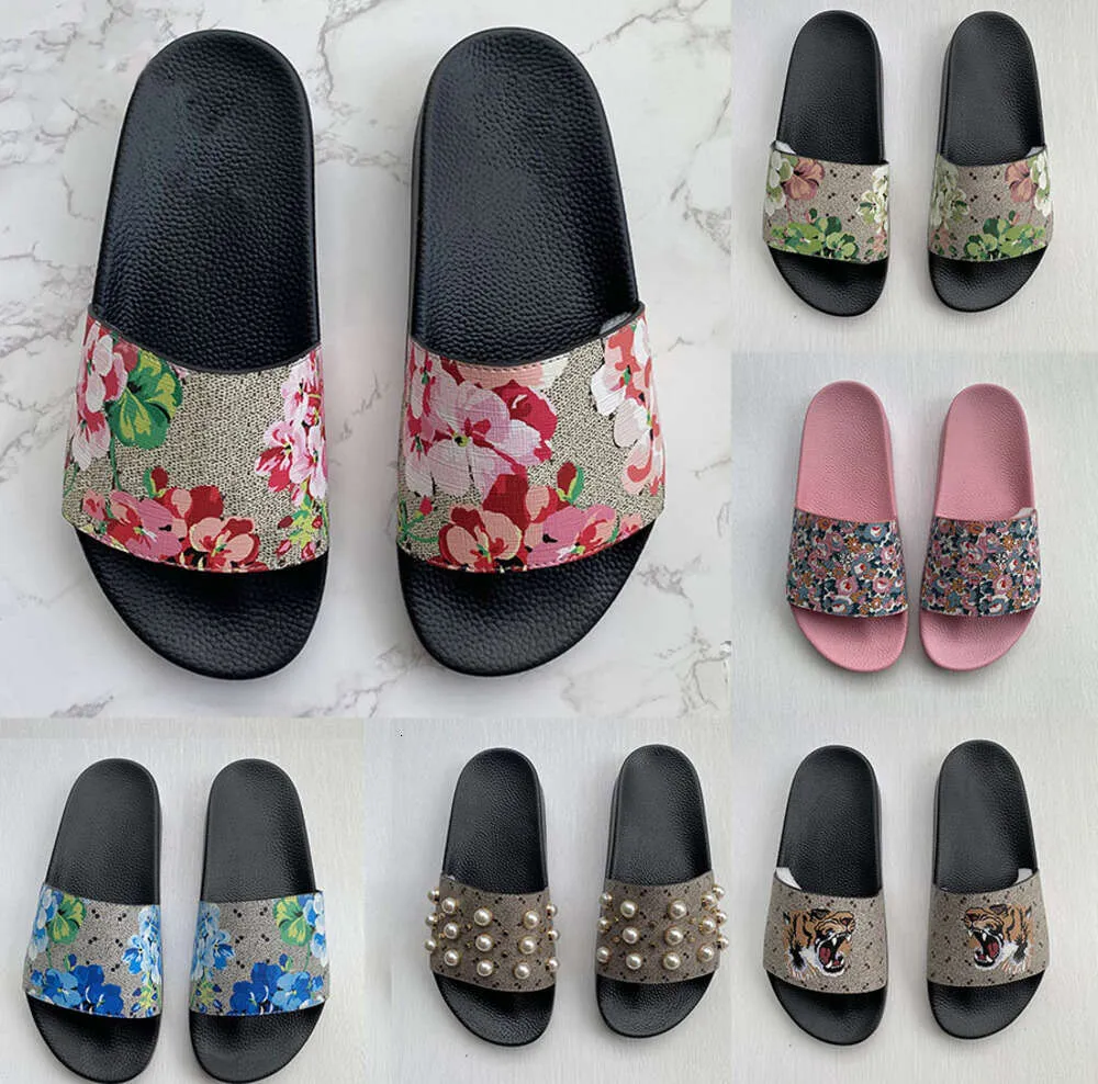 Kleding Schoenen Basketbal Heren Dames Slippers Designer Rubber Slides Sandaal Platte Bloemen Aardbei Tijger Bijen Groen Rood Wit Webmode Strand F987