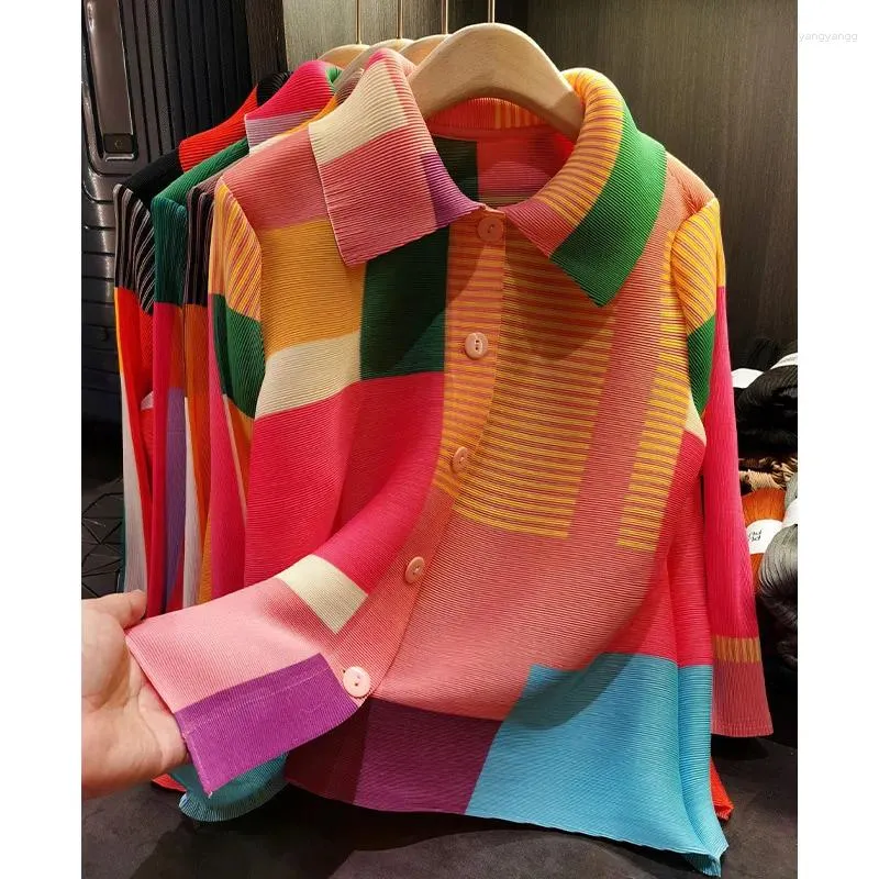 Blouses pour femmes Miyake Couleur plissée Contrastée Chemise à imprimé géométrique Femmes Revers Single-Breasted Quarter-Manches Lâche et polyvalente