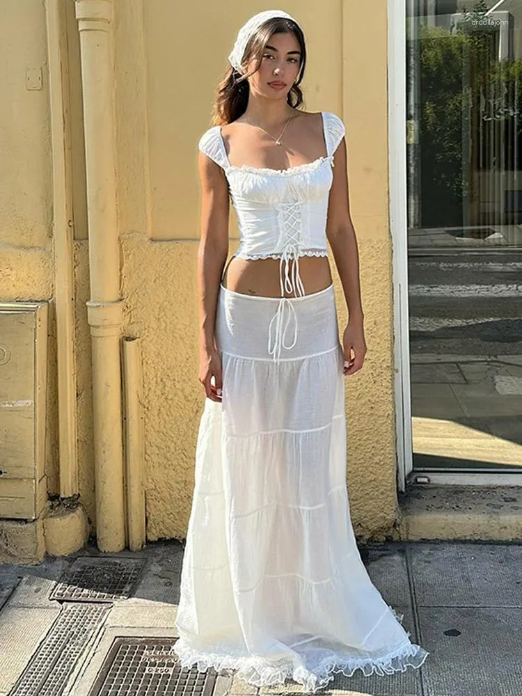 Work Dresses Avrilyaan Sexy White Lace Backless Two Piece Set 2023 Bandage Top Long Skirt Women Elegant Holiday Casual 2