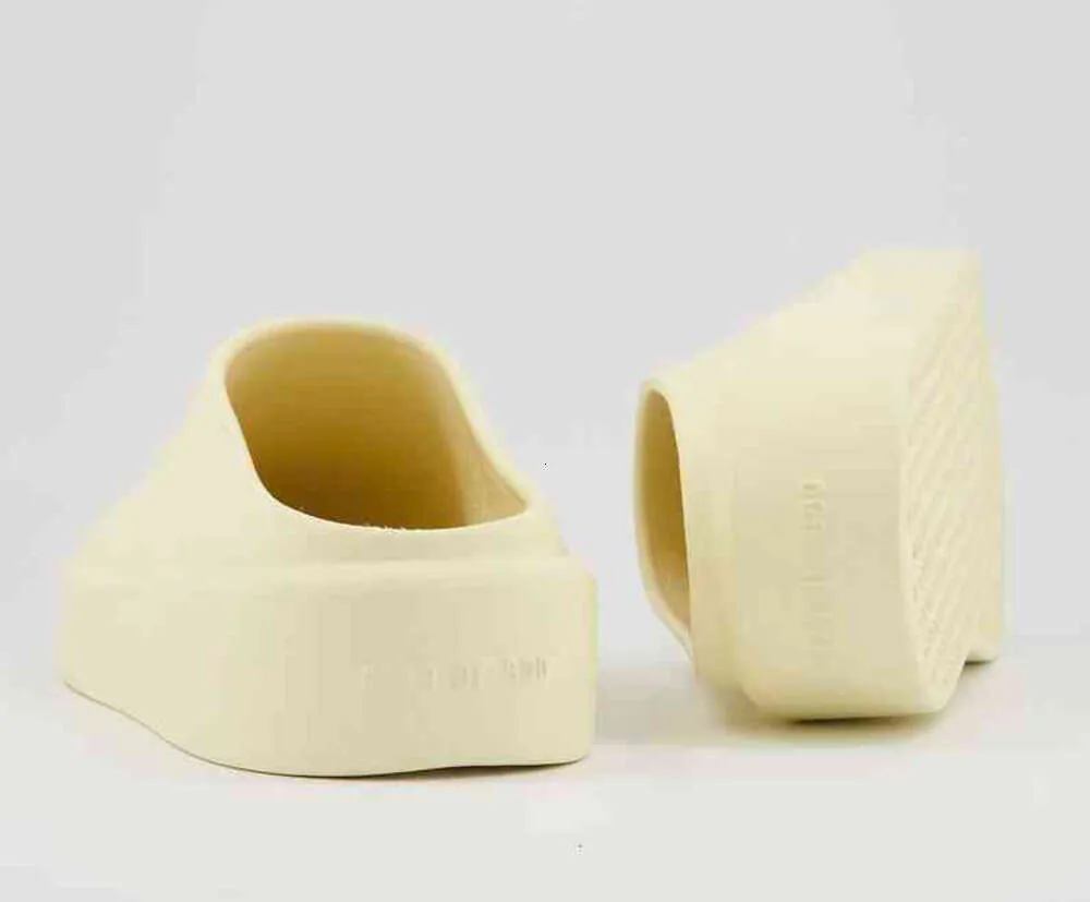 サンダル FEAR OF GOD Men Sandals FGE280 8104SUE 977 Beige DHgate.com:Fear For God Slip-on Slippers Men Women Casual