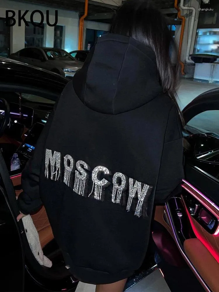 Women's Hoodies BKQU Goth Punk Black Rhinestones Letter Oversized Hoodie Women 2023 Streetwear Diamond Chain Tassel Fleece Hooded