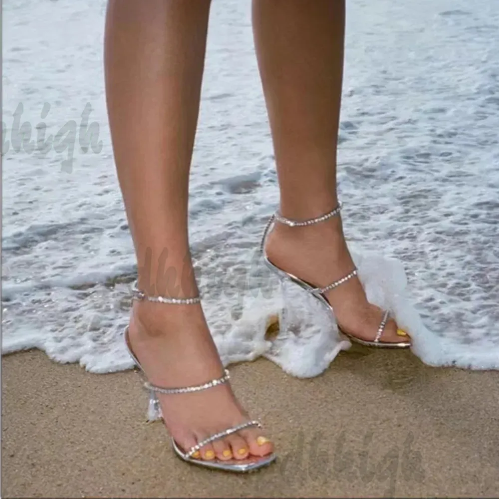 Crystal decorados transparentes slippers de verão Anti -Slip Sapso salto alto sandálias de couro prateado sapatos de designer de luxo saltos altos saltos