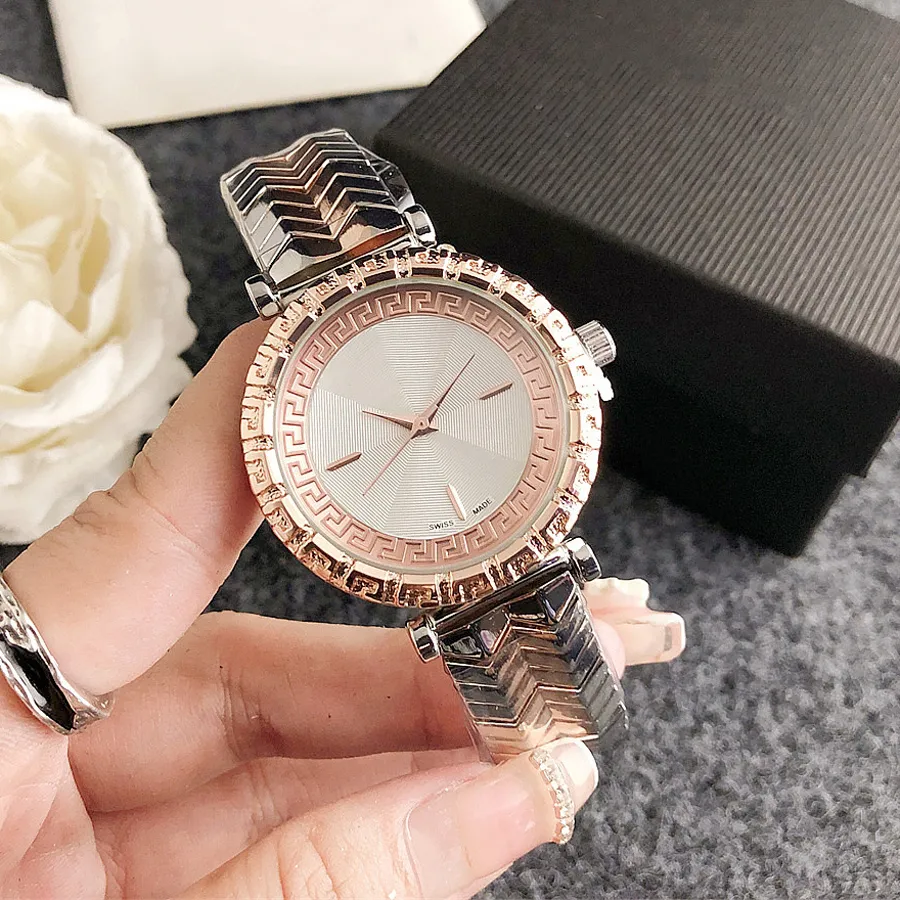 Mode Volledige Merk Horloges Vrouwen Meisje Hoofd Stijl Wijzerplaat Stalen Metalen Band Quartz Luxe Met Logo Klok VE 85