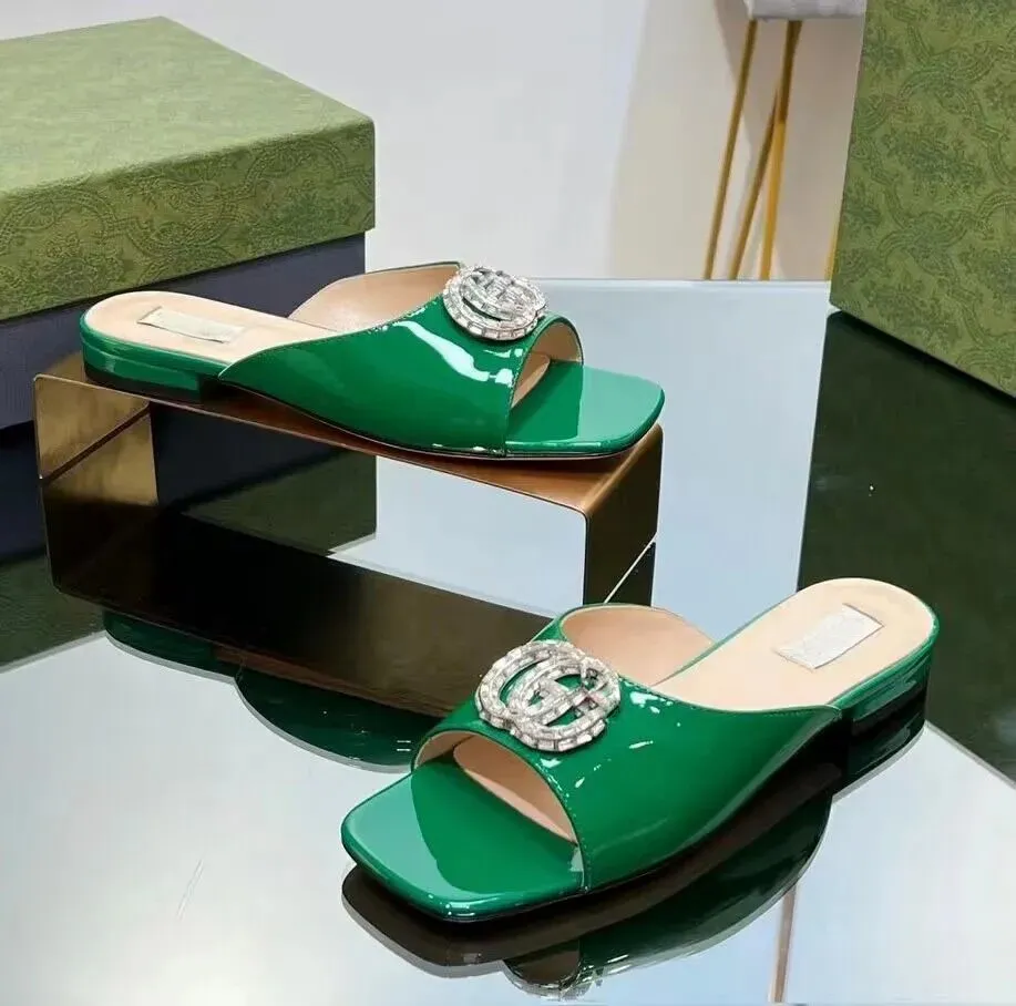 Designer Women Slide Flats Sandals Crystal-Set Scarpe scintillanti Hardware Split-G Slifori Summer Slifori in pelle Nuda Black Green Lady Walking Walking