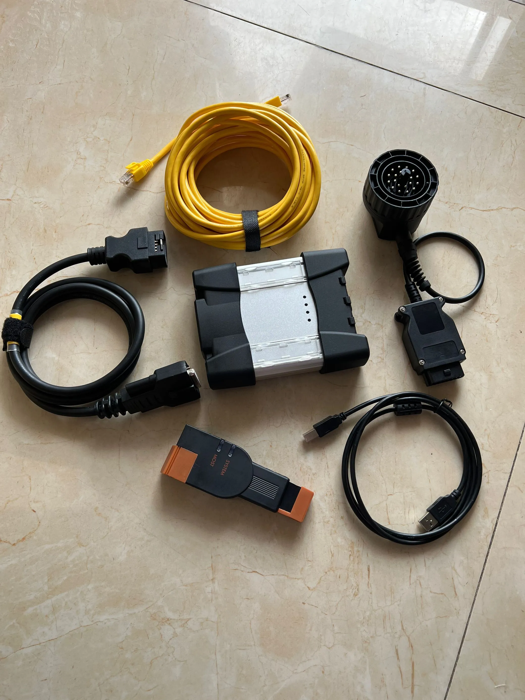 BMW CAR診断ツール：ICOM NEXT WIFIラップトップCF53 I5 8G SSD 960GB 