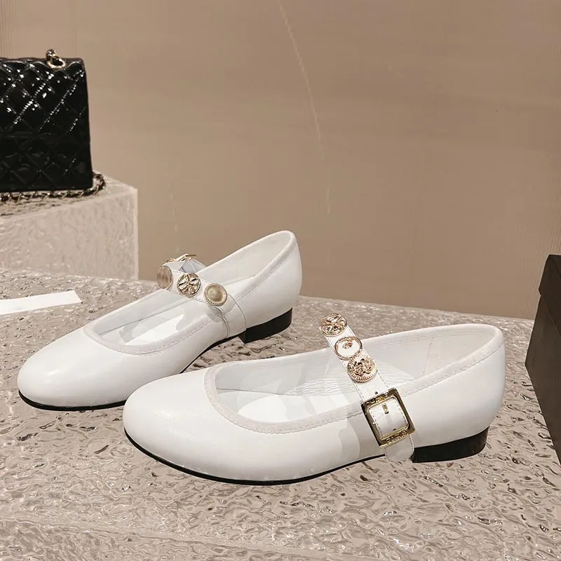 Scarpe eleganti da donna Designer Tacchi bassi robusti Scarpe da danza classica in pelle di vacchetta Décolleté nere retrò Scarpe da sposa Scarpe da esterno regolabili con fibbia alla caviglia Scarpe per il tempo libero con sacchetti per la polvere