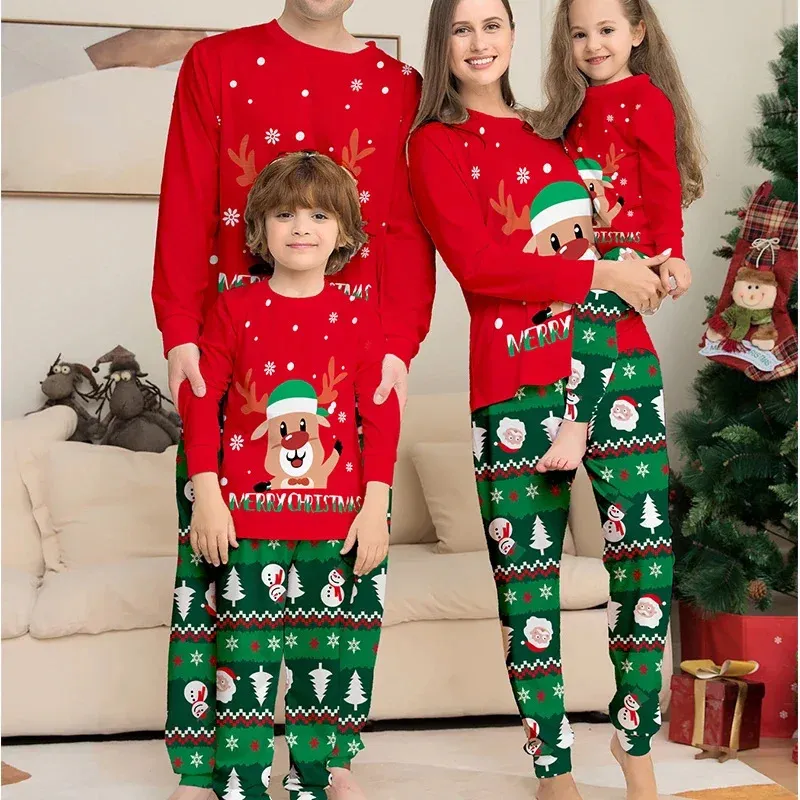 Christmas Pajamas Famille Matching Tenues Moma papa enfants 2 pièces Baby Baber Soft Sleepwear Look 2023 Année Vêtements 231227