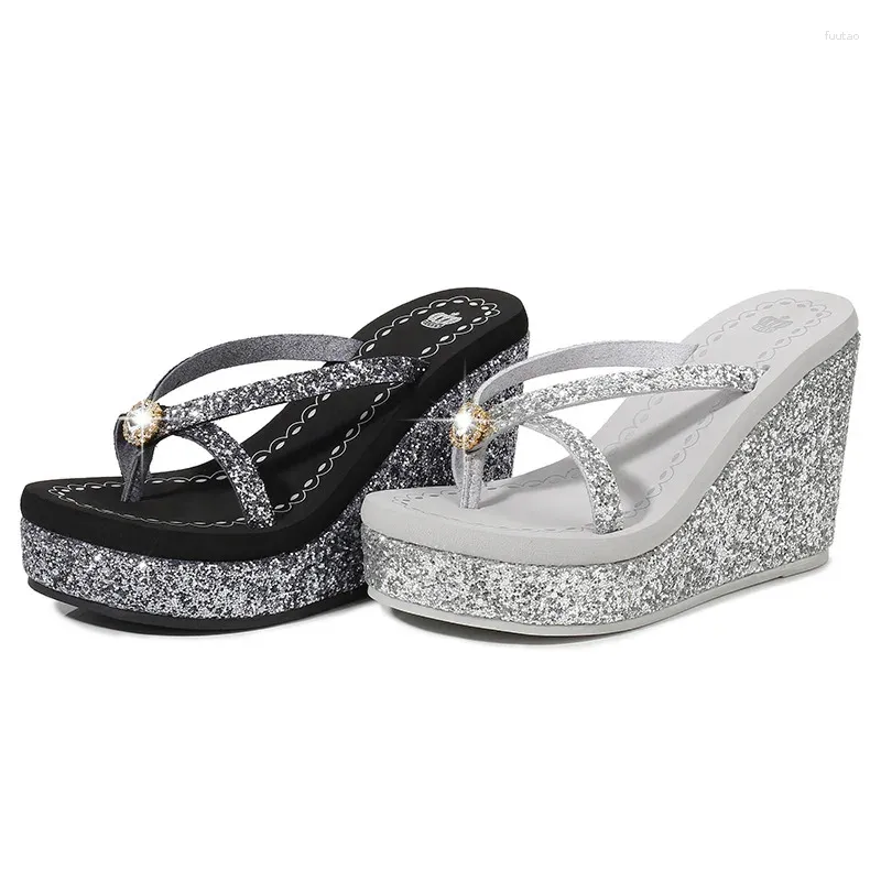 Pantofole Casual Scarpe col tacco alto Lady Glitter Presentazioni aziende produttrici giochi Infradito in gomma Pantofole Donna Gelatina di lusso Estate hawaiana 2023 TPR Fash