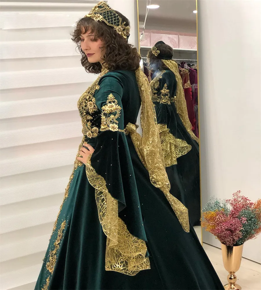 Ottoman Red Kaftan Set - Turkish Traditional Clothes - Kaftan Online |  Victorian ball gowns, Long ball dresses, Masquerade ball gown