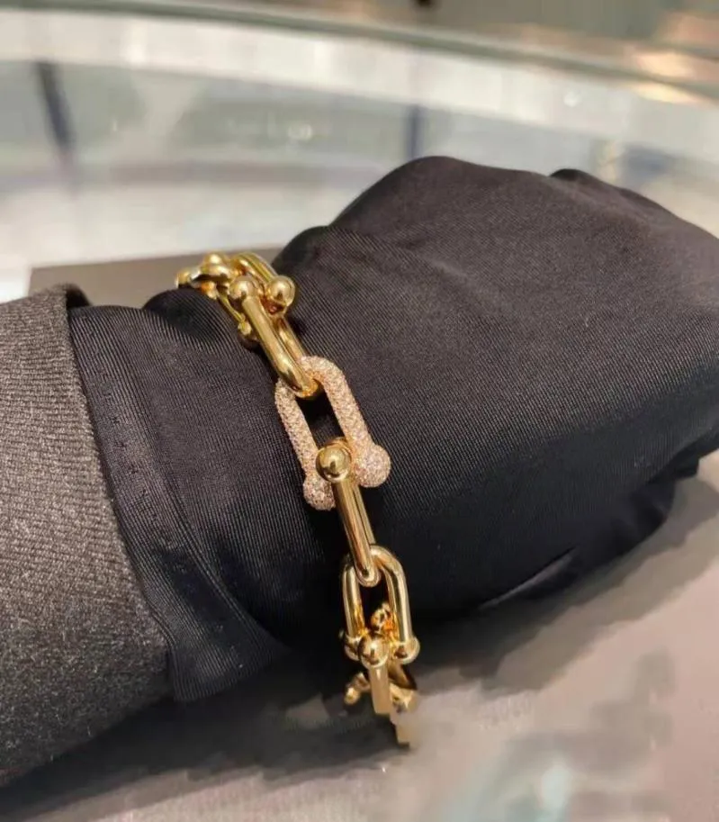 Bracciale rigido con catena a maglie Largo diamante a forma di U Orologi di design Donna Uomo Coppia stilista watche Matrimonio di alta qualità Pa2676044