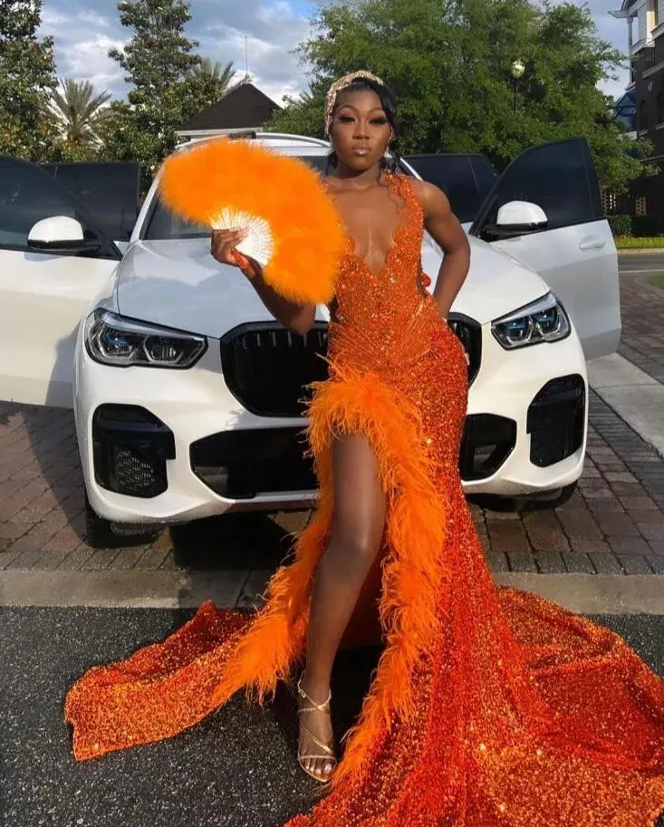 2024 Orange Ostrich Feathered African Prom Dresses For Black Girl Crystal Diamond Long Veet Evening Ocn Gown