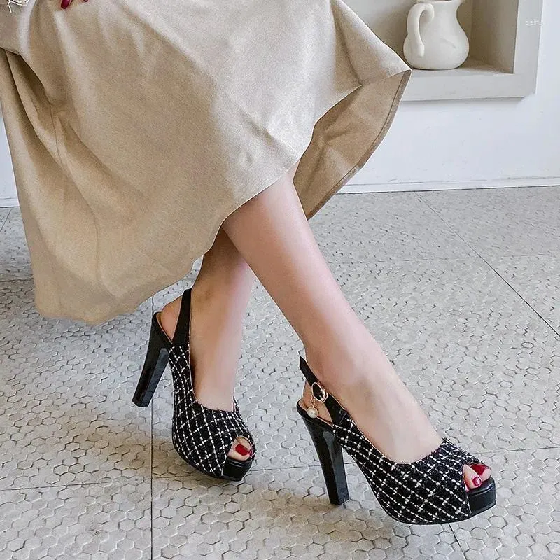 Chaussures de robe YMECHIC Été 2023 Talons hauts Slingbacks Femmes Peep Toe Blanc Noir Plaid Plate-forme Talon Pompes Femmes Quotidien