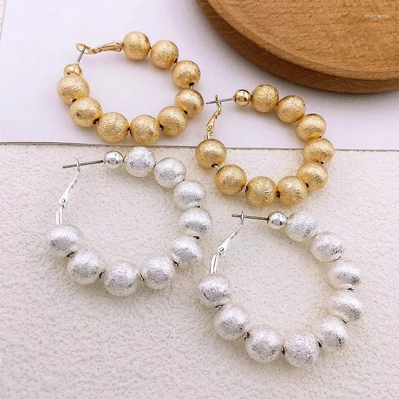 Orecchini a cerchio Simple glassata perline per donne in stile colore metallico è adatto ogni giorno in abbigliamento per le vacanze gioielli 2023