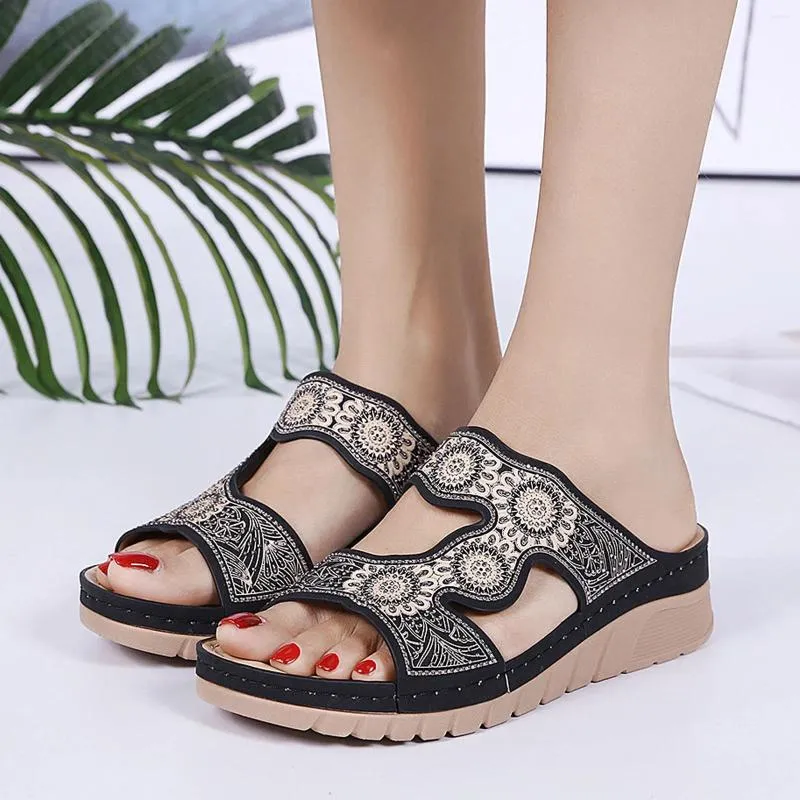 Sandals Fashion Breamable Beach Slip-On Chaussures Cendages Femmes Toe d'été Open Women's Slipper Womens Femmers Taille 12