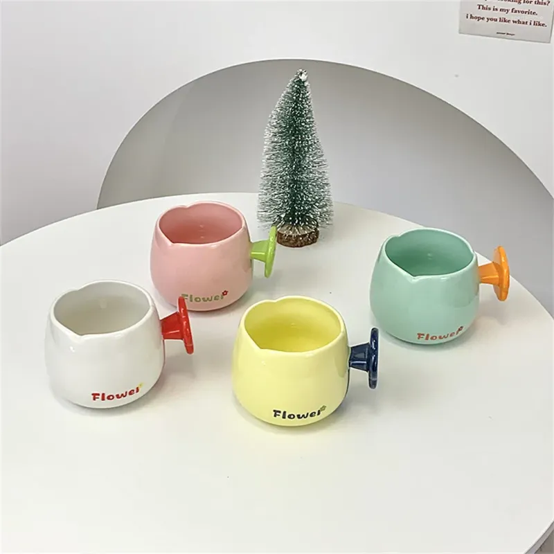 Tasses lait avec tasse cadeau à main