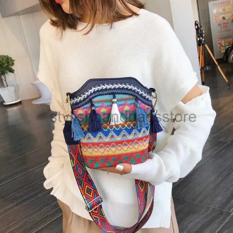 Shoulder Bags Vintage Women's Bag Tassel Ethnic Handwoven Crossbody for Lady Hippie Sling Ladies Small Handbag Colorsstylishhandbagsstore