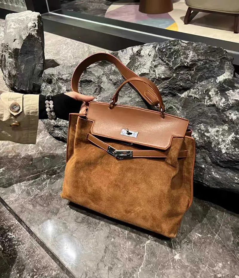 Bolsa totes de designer de luxo Cellyker inverno camurça Cellyker bolsa de alta qualidade de grande capacidade bolsa de ombro único nas axilas da moda