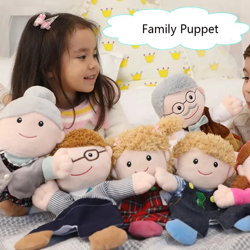 Handdockor Familjen Plush Toy Early Education Learning Puppet Theatre Dolls for Kids Fantoche för att berätta historien 231227